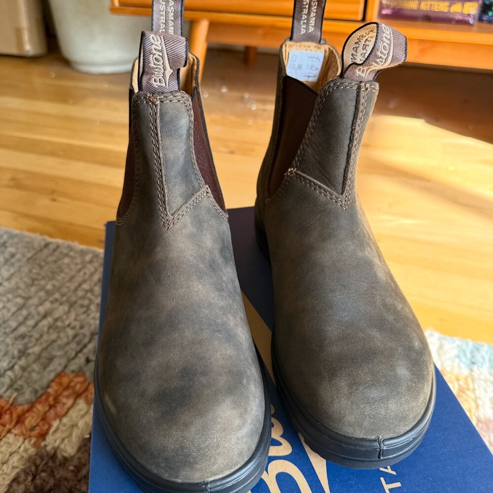 New Blundstone Women's Chelsea Boots #585 - Rustic Brown (7.5 US/4.5 AU/UK)
